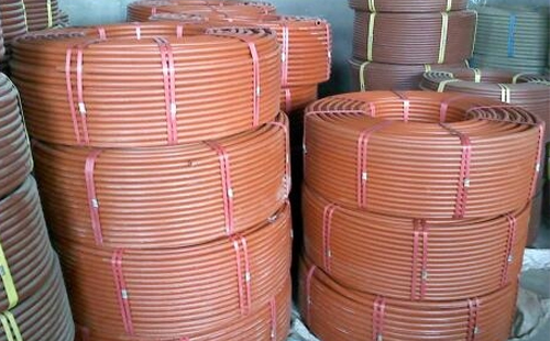 提升工程安全：聚乙烯(RPE)阻燃夏河穿线管在现代建筑中的应用